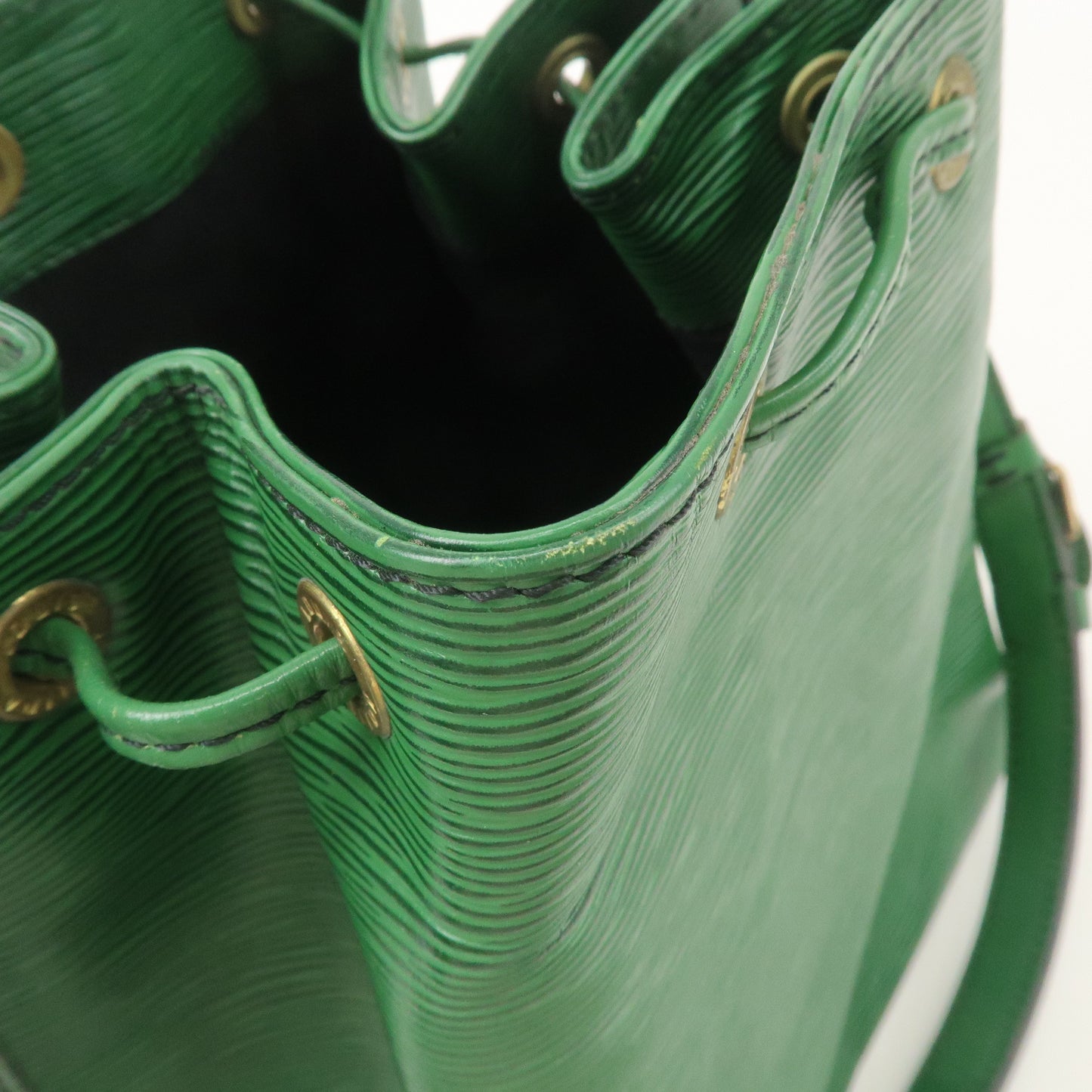Louis Vuitton Epi Petit Noe Shoulder Bag Borneo Green M44104