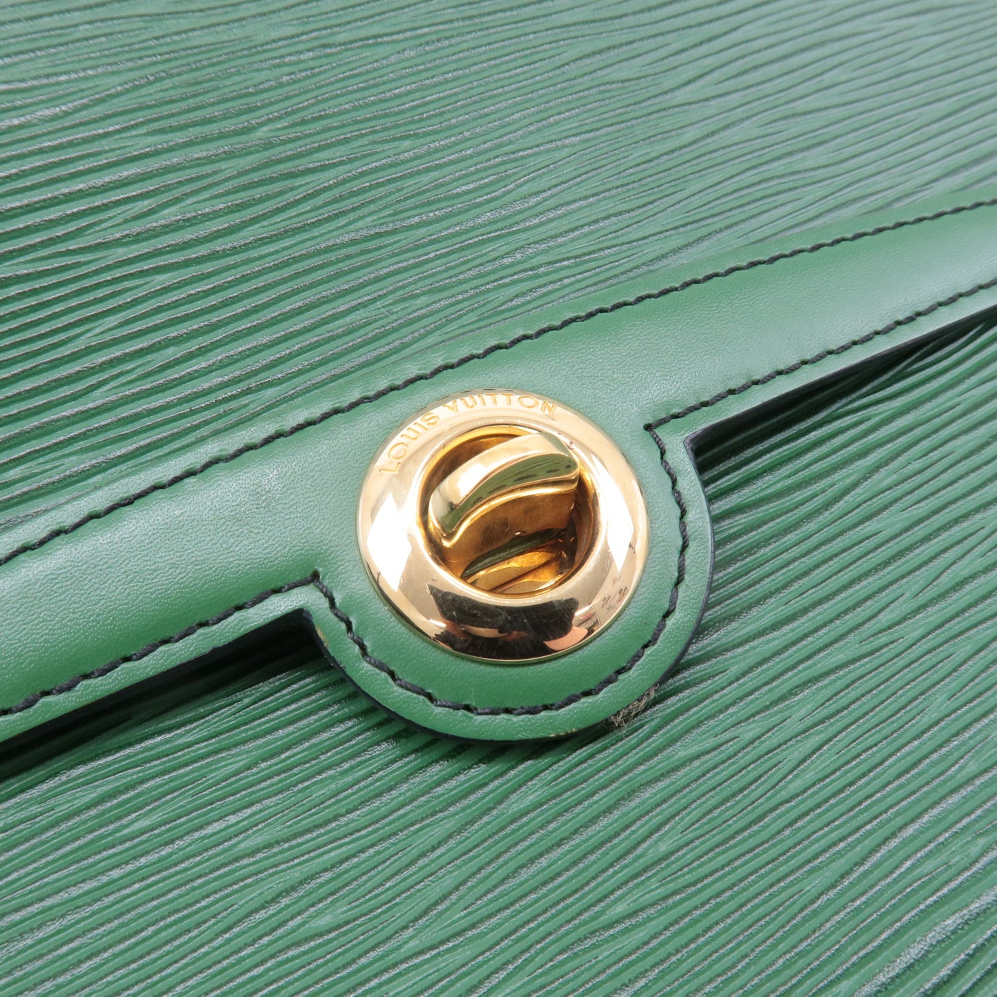 Louis Vuitton Epi Pochette Arche Shoulder Bag Borneo Green M52574