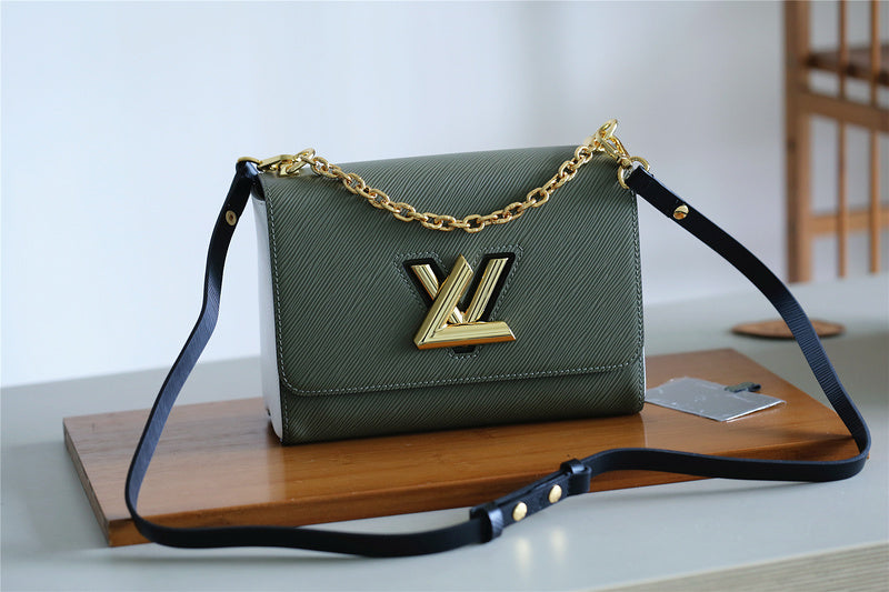 Fan Fashion Lu-Vi bags - 8523