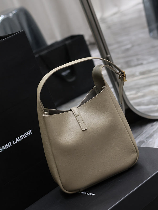 Amelia - YSL Bag - 1853
