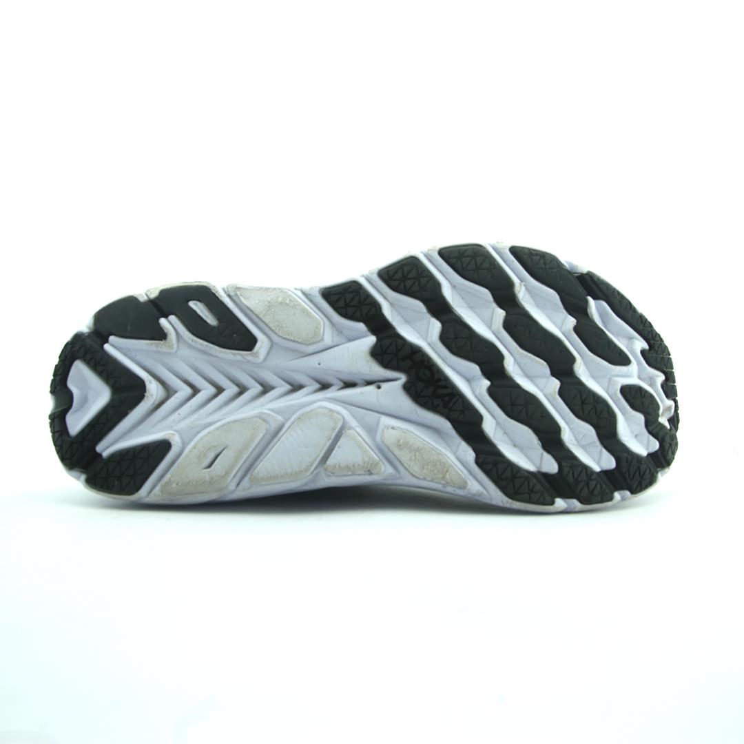HOKA ONE ONE CLIFTON 8