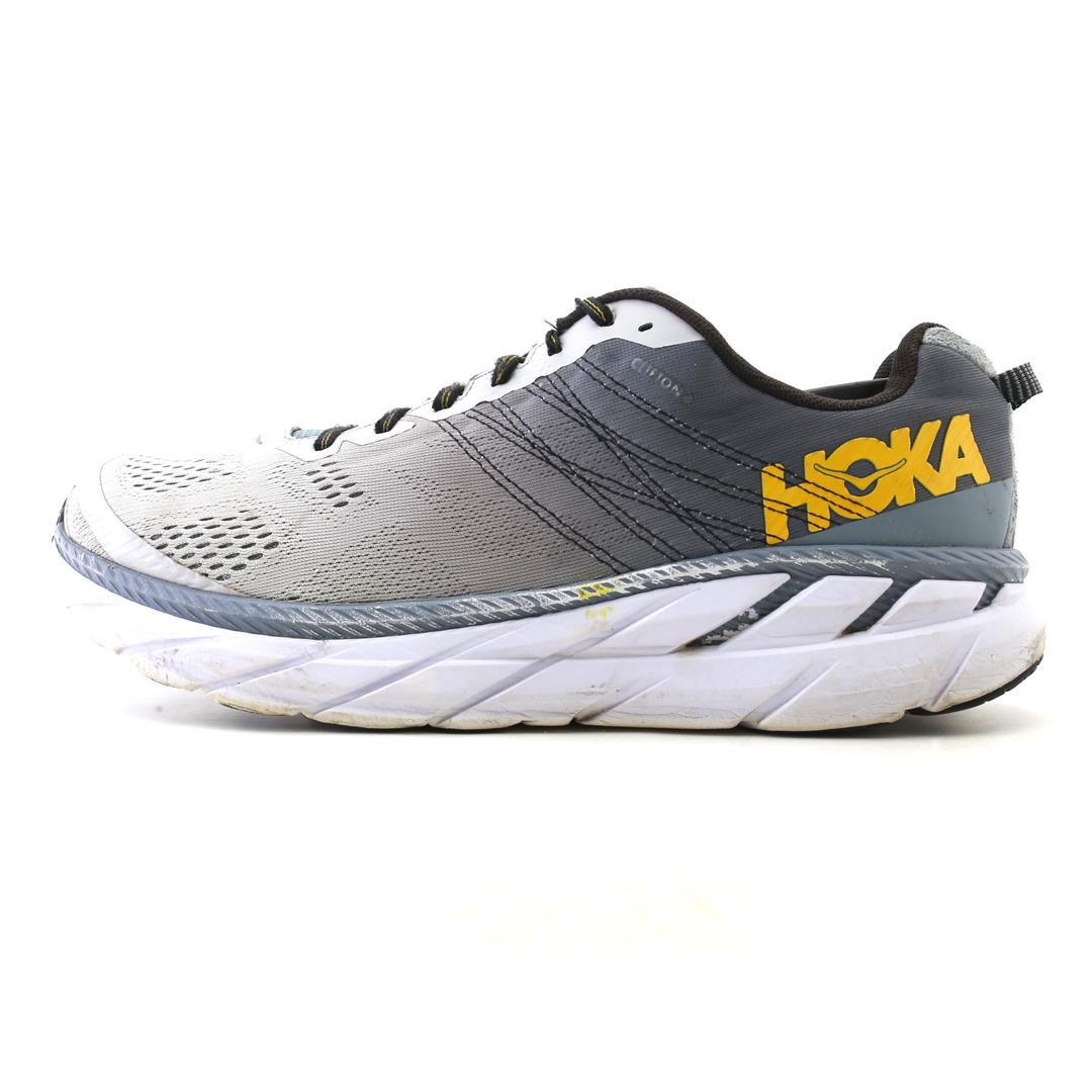HOKA ONE ONE CLIFTON 6