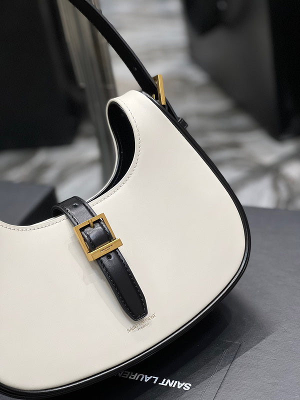 Amelia - YSL Bag - 3663