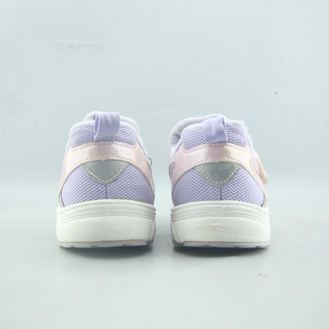 ASICS .