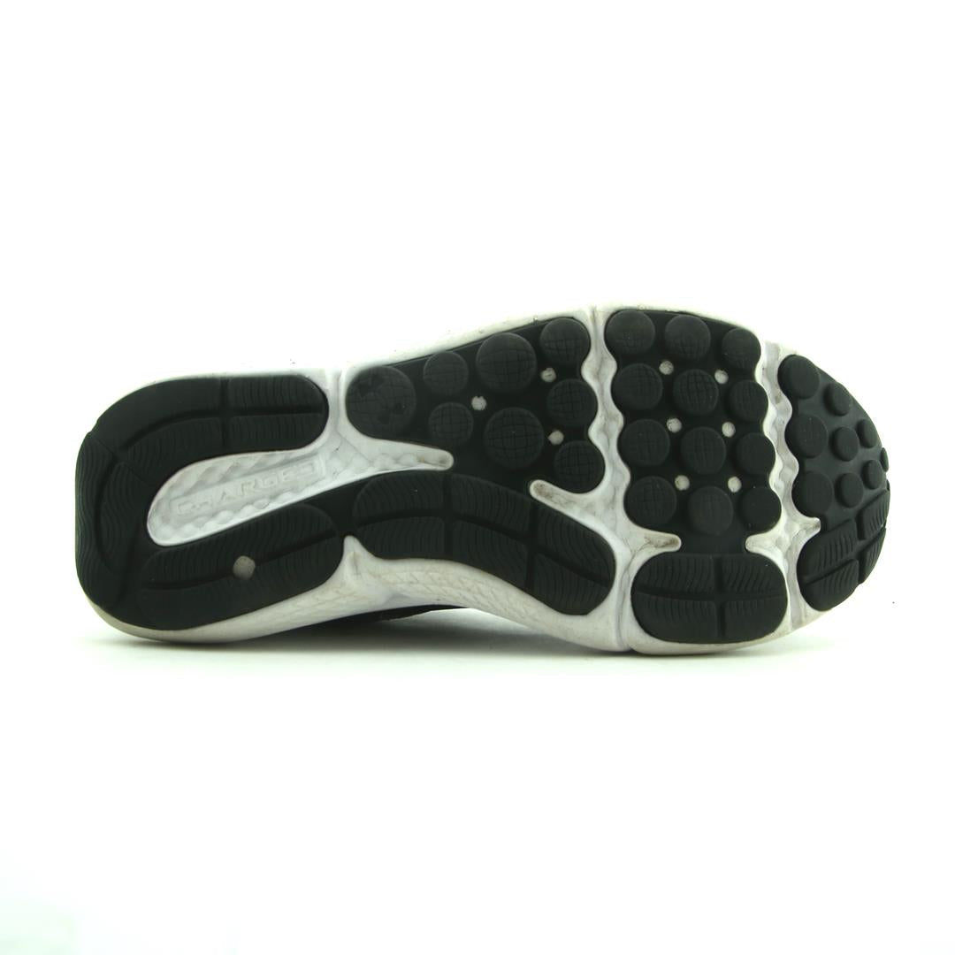 UNDER ARMOUR ASSERT 10