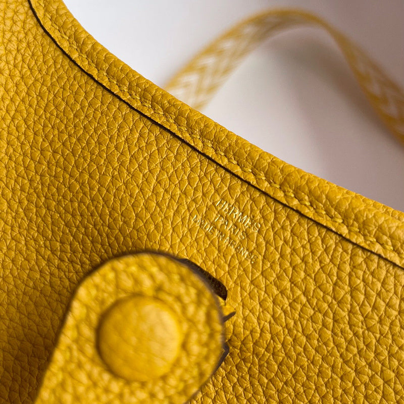 Amelia - HMS Bags - 1651