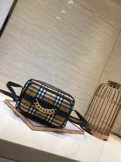 Burberry Bags - Bagsattire   369
