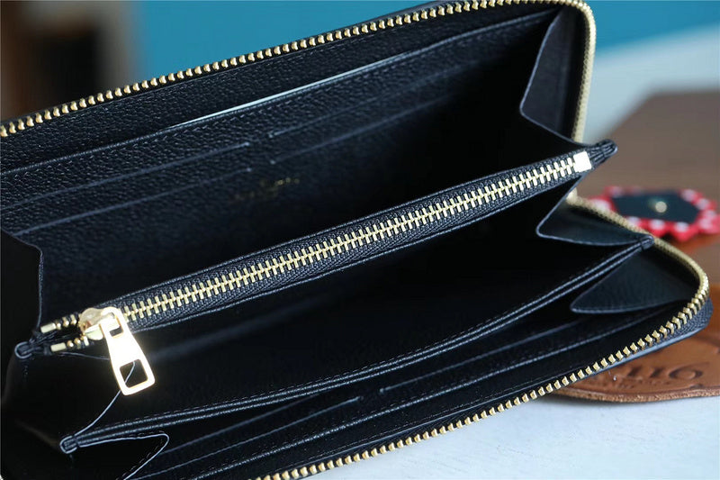 Fan Fashion Lu-Vi bags - 8965