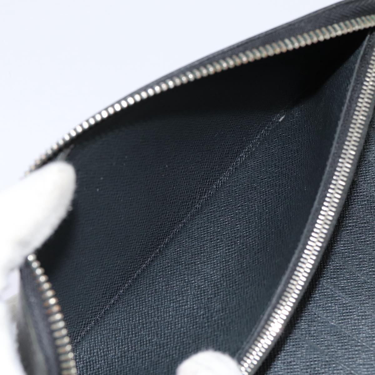 LOUIS VUITTON Zippy wallet