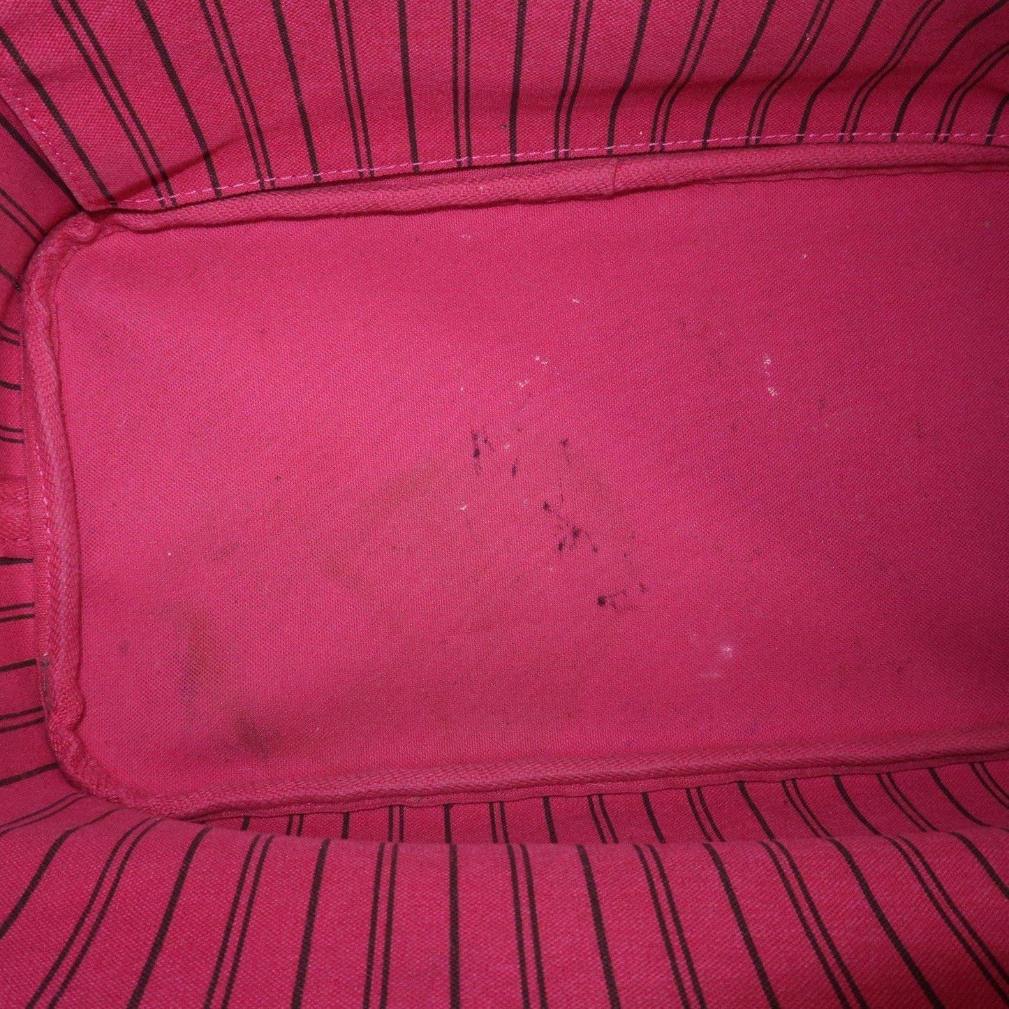 Louis Vuitton Monogram Neverfull MM Tote Bag Fuchisia M40996
