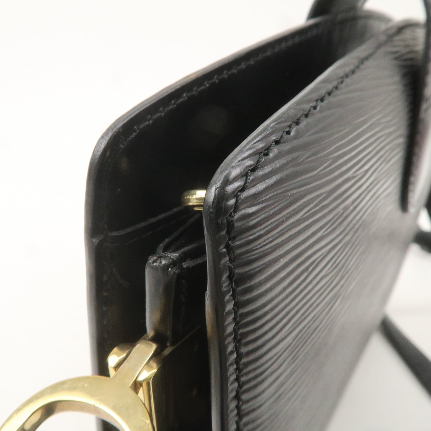 Louis Vuitton Epi Capucines Shoulder Bag Noir Black M52342