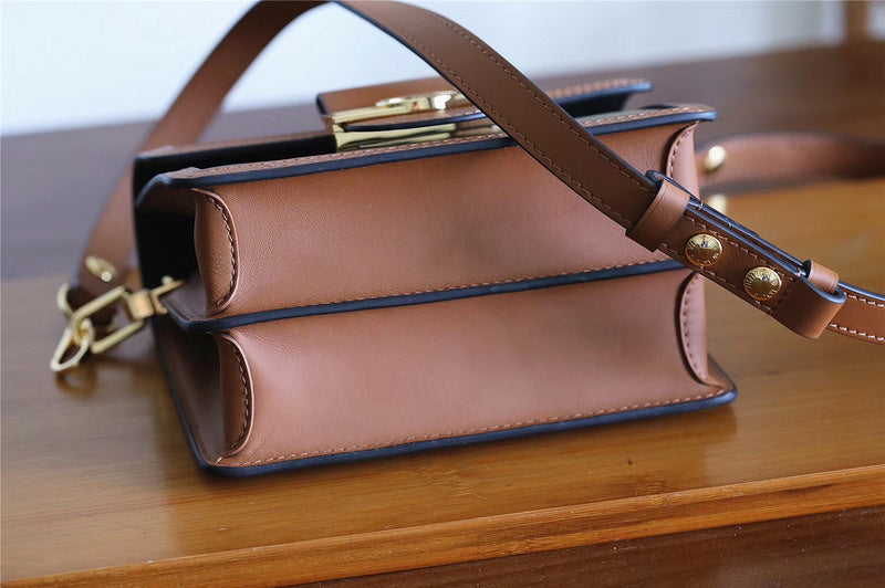 Fan Fashion Lu-Vi bags - 8133