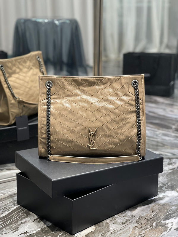 Amelia - YSL Bag - 3949