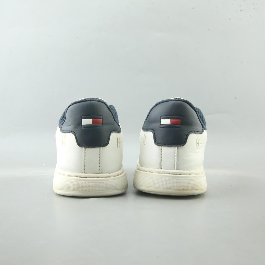 HILFIGER .