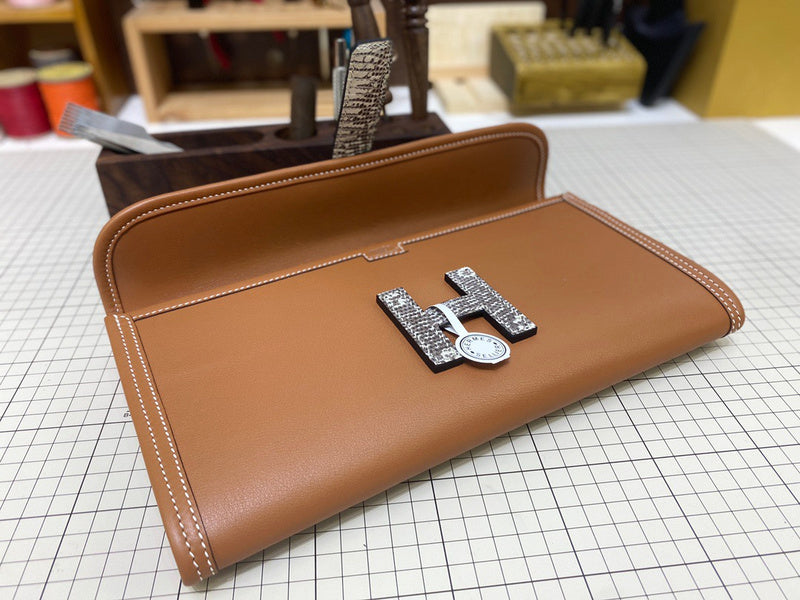 Amelia - HMS Bags - 1738