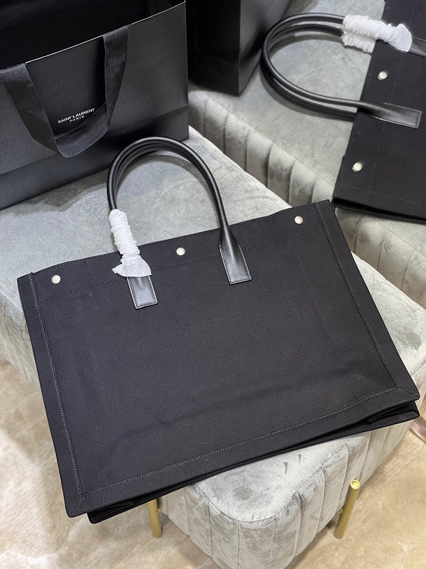 Amelia - YSL Bag - 1474