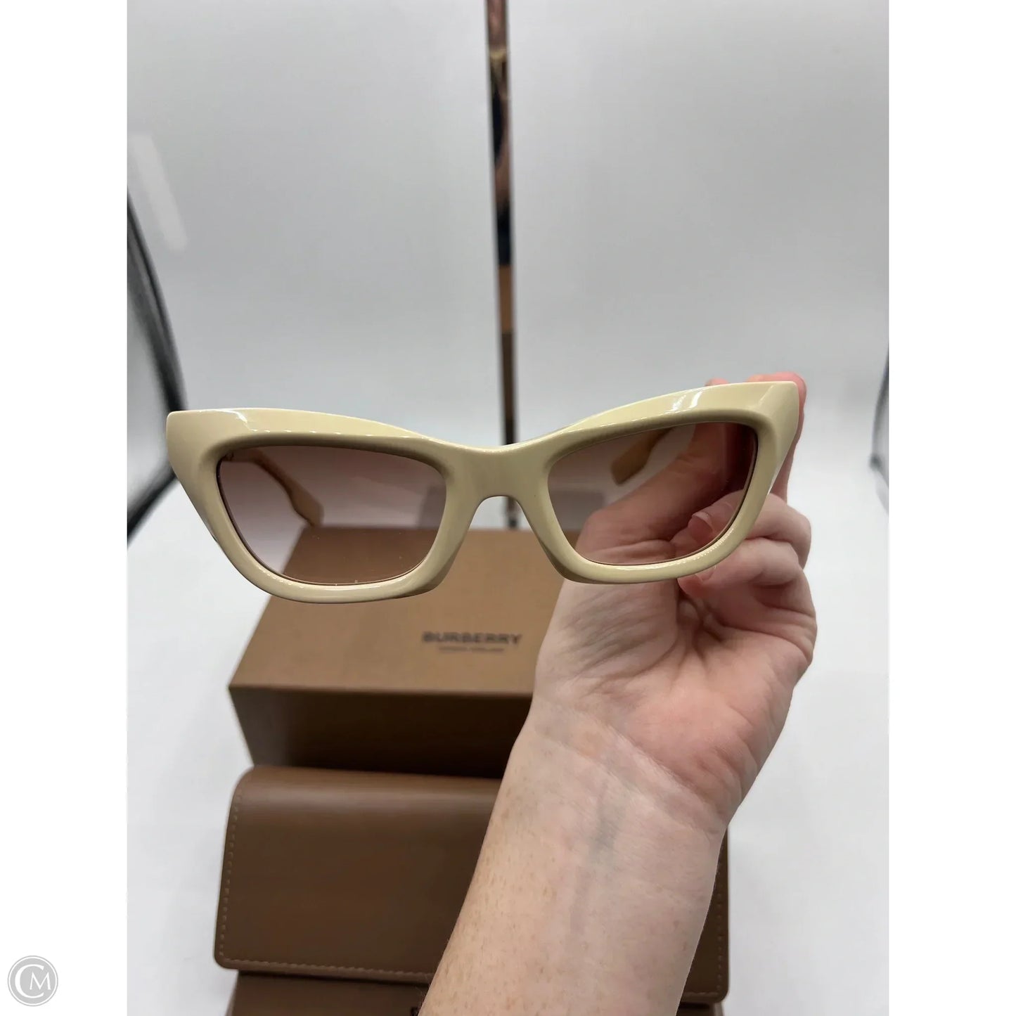 Sunglasses Luxury Designer By Burberry, Size: Medium