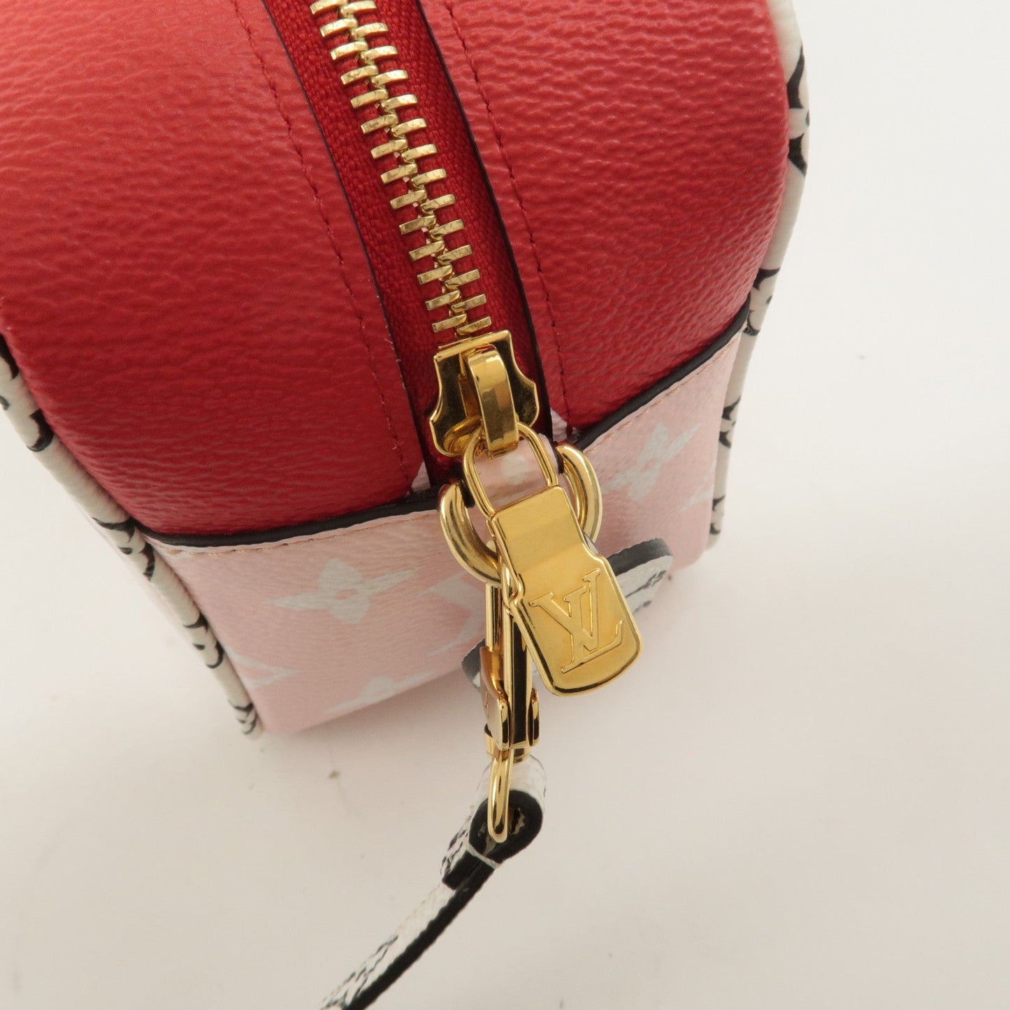 Louis Vuitton Monogram Giant Beach Pouch Shoulder Bag Rouge M67601