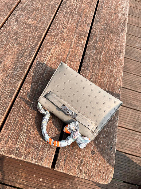 Amelia - HMS Bags - 1754