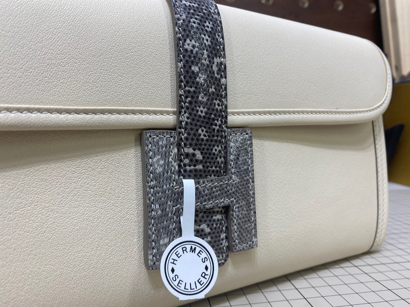 Amelia - HMS Bags - 1738