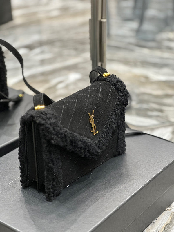 Amelia - YSL Bag - 3934