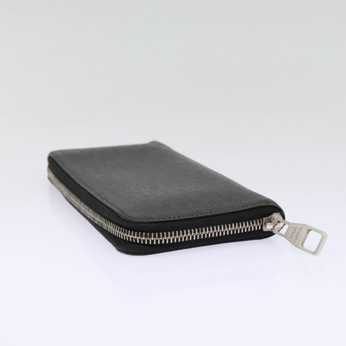 LOUIS VUITTON Zippy wallet