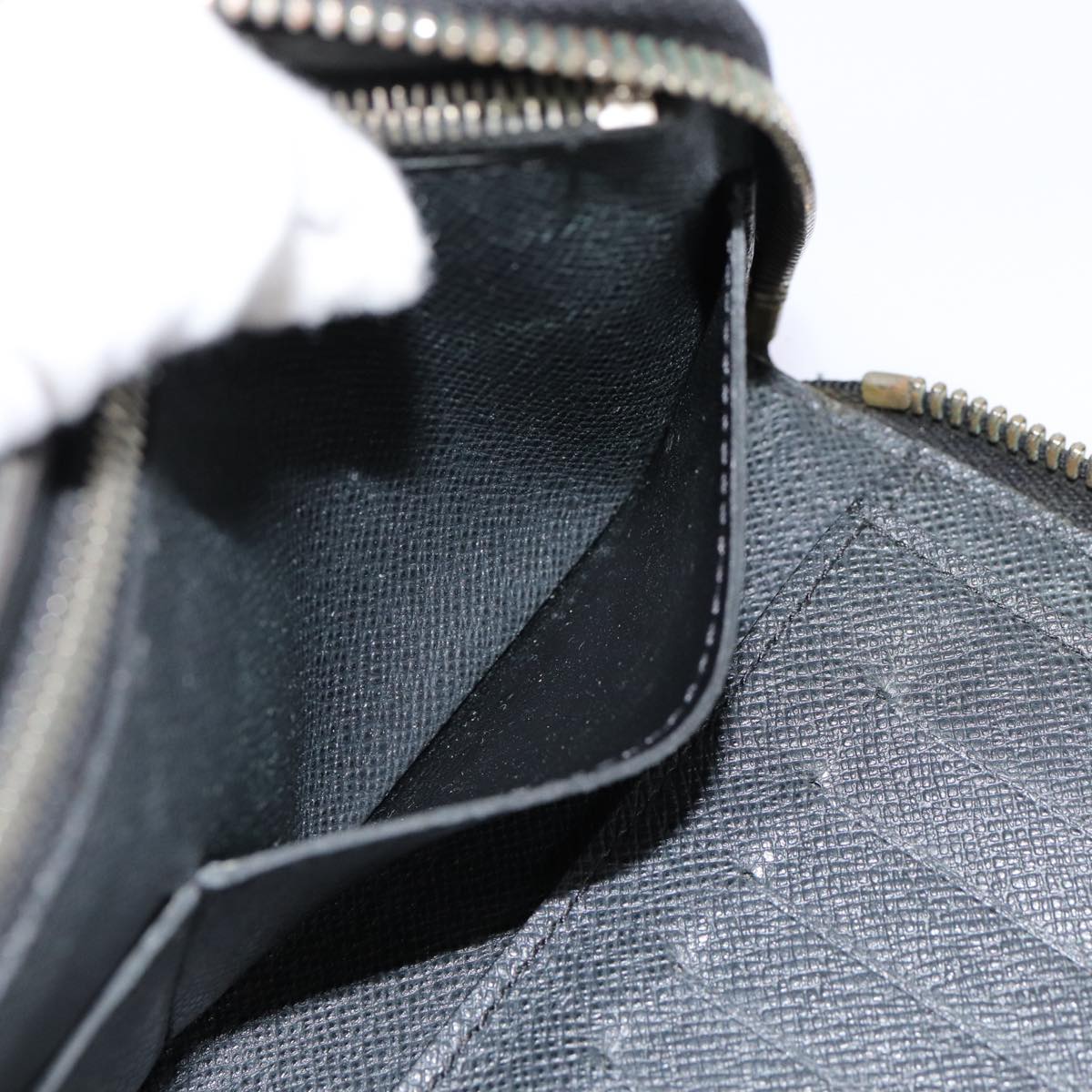LOUIS VUITTON Zippy wallet