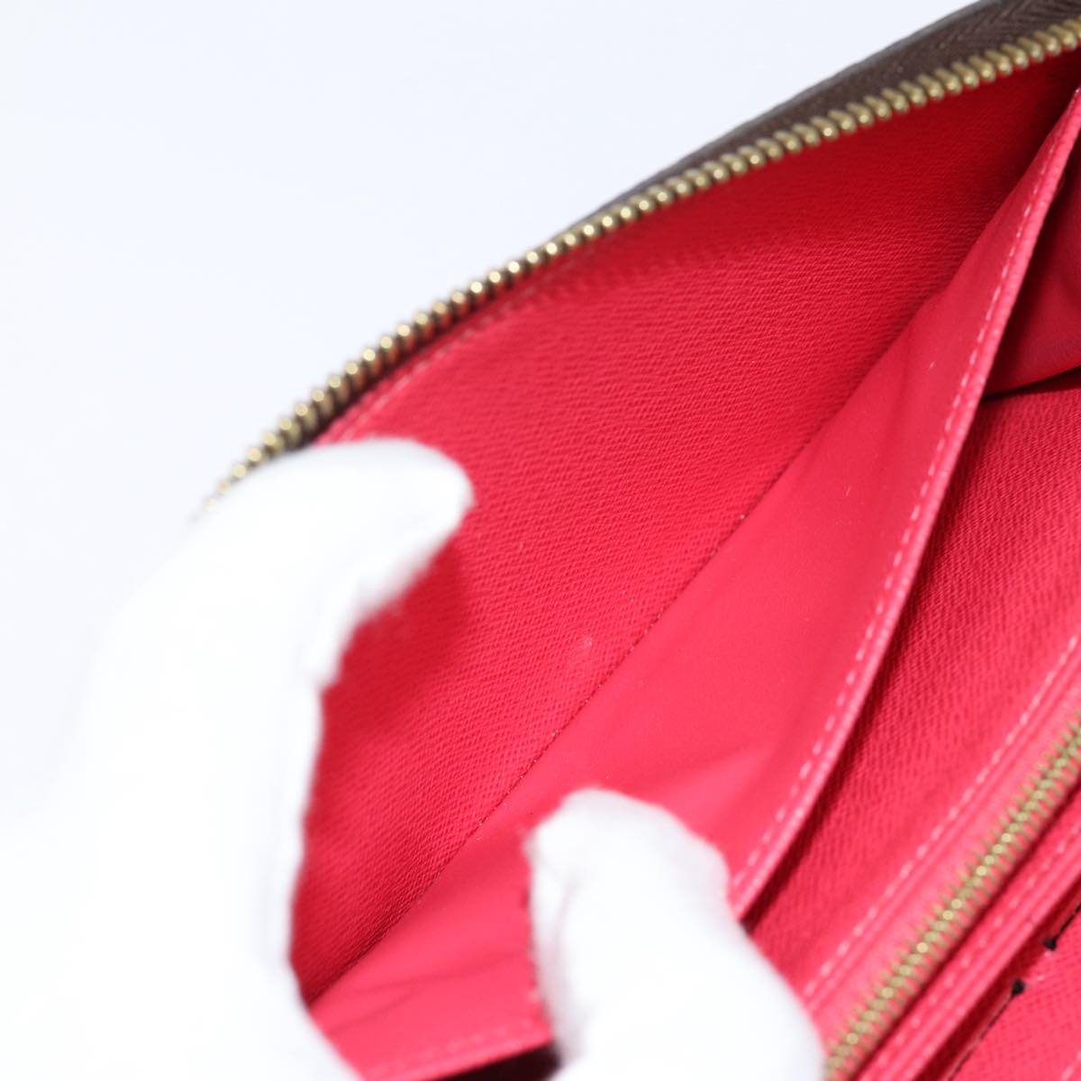 LOUIS VUITTON Zippy wallet
