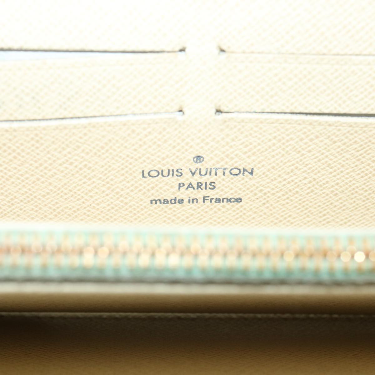 LOUIS VUITTON Zippy wallet