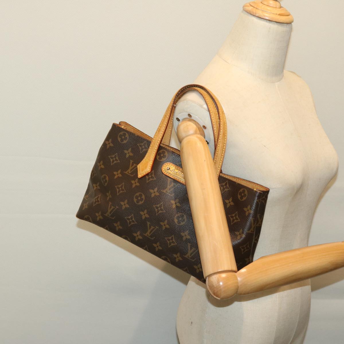 LOUIS VUITTON Wilshire Handbag