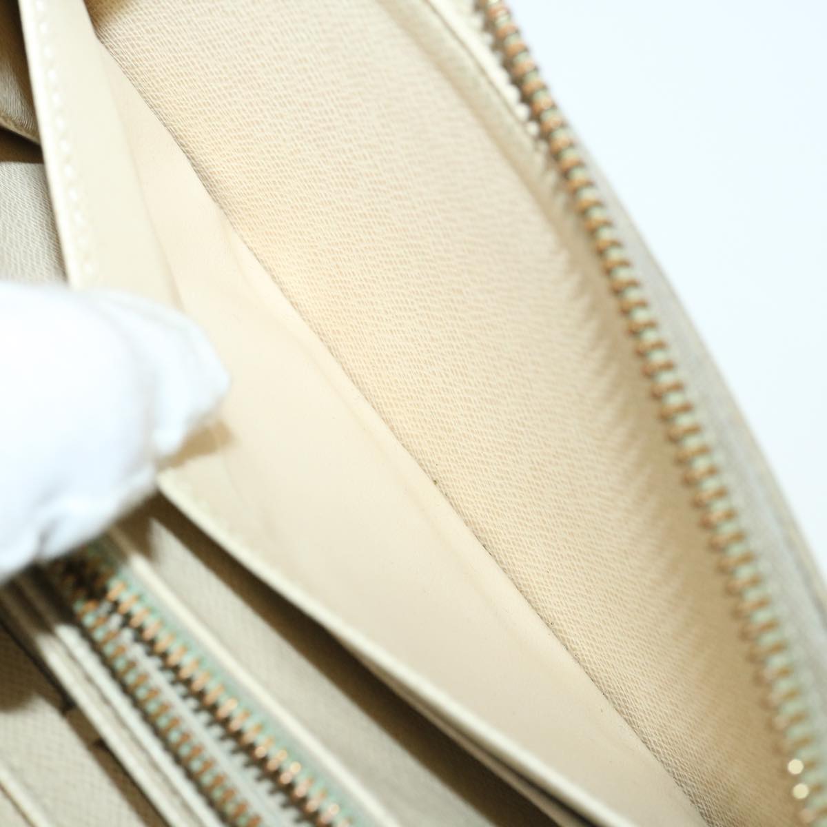 LOUIS VUITTON Zippy wallet