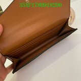 Amelia - CAH Wallet - 084