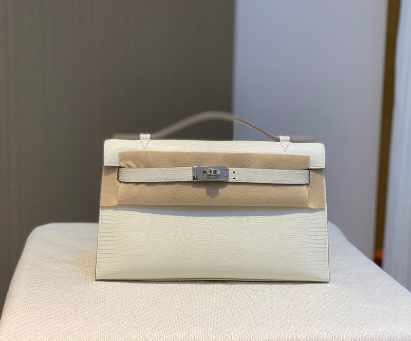 Amelia - HMS Bags - 1707