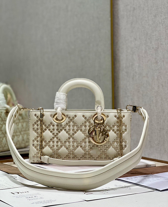 Amelia- DYOR DESIGNER BAGS - 1805