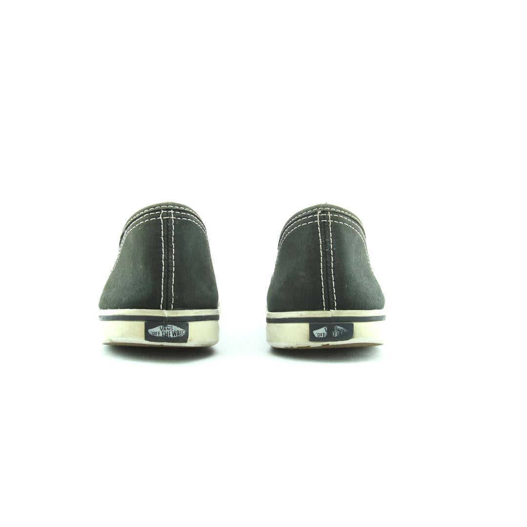 VANS AUTHENTIC
