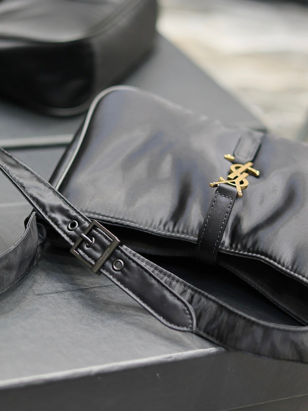 Amelia - YSL Bag - 1930