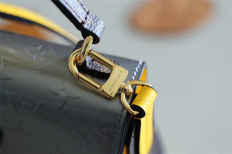 Fan Fashion Lu-Vi bags - 8045