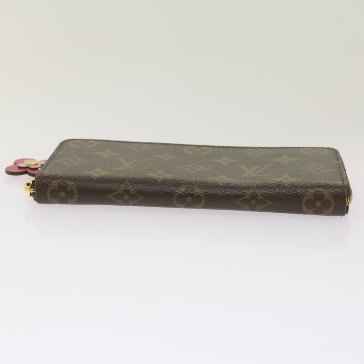 LOUIS VUITTON Zippy Wallet