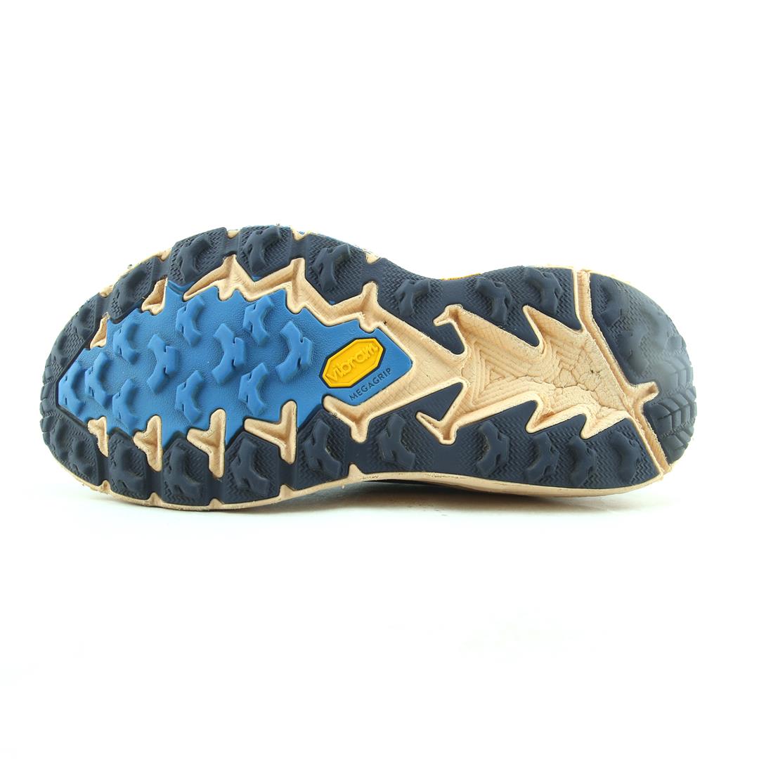 HOKA ONE ONE SPEEDGOAT 4