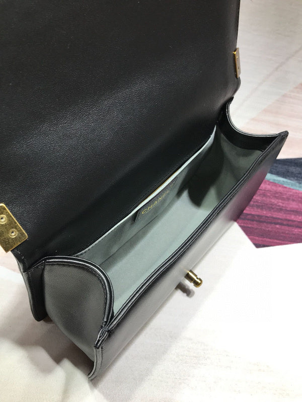 Wellow Bags - Chanel - Bags  - 352