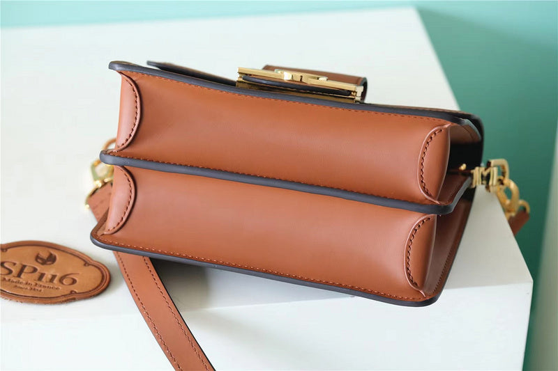 Fan Fashion Lu-Vi bags - 8138