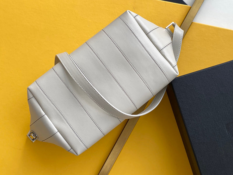 Amelia - YSL Bag - 4170