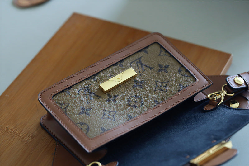 Fan Fashion Lu-Vi bags - 8146