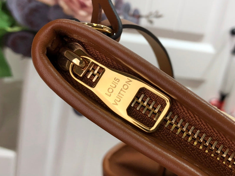 Fan Fashion Lu-Vi Bags - 16730