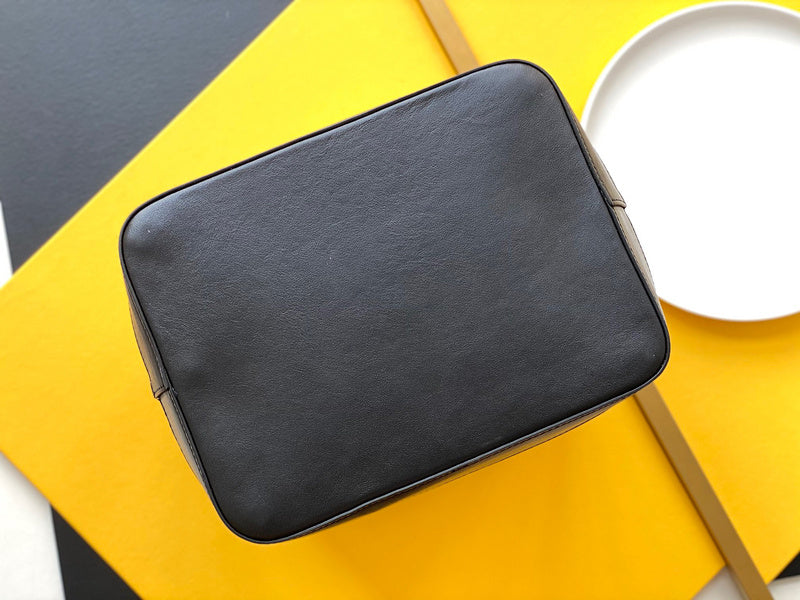 Amelia - YSL Bag - 4140