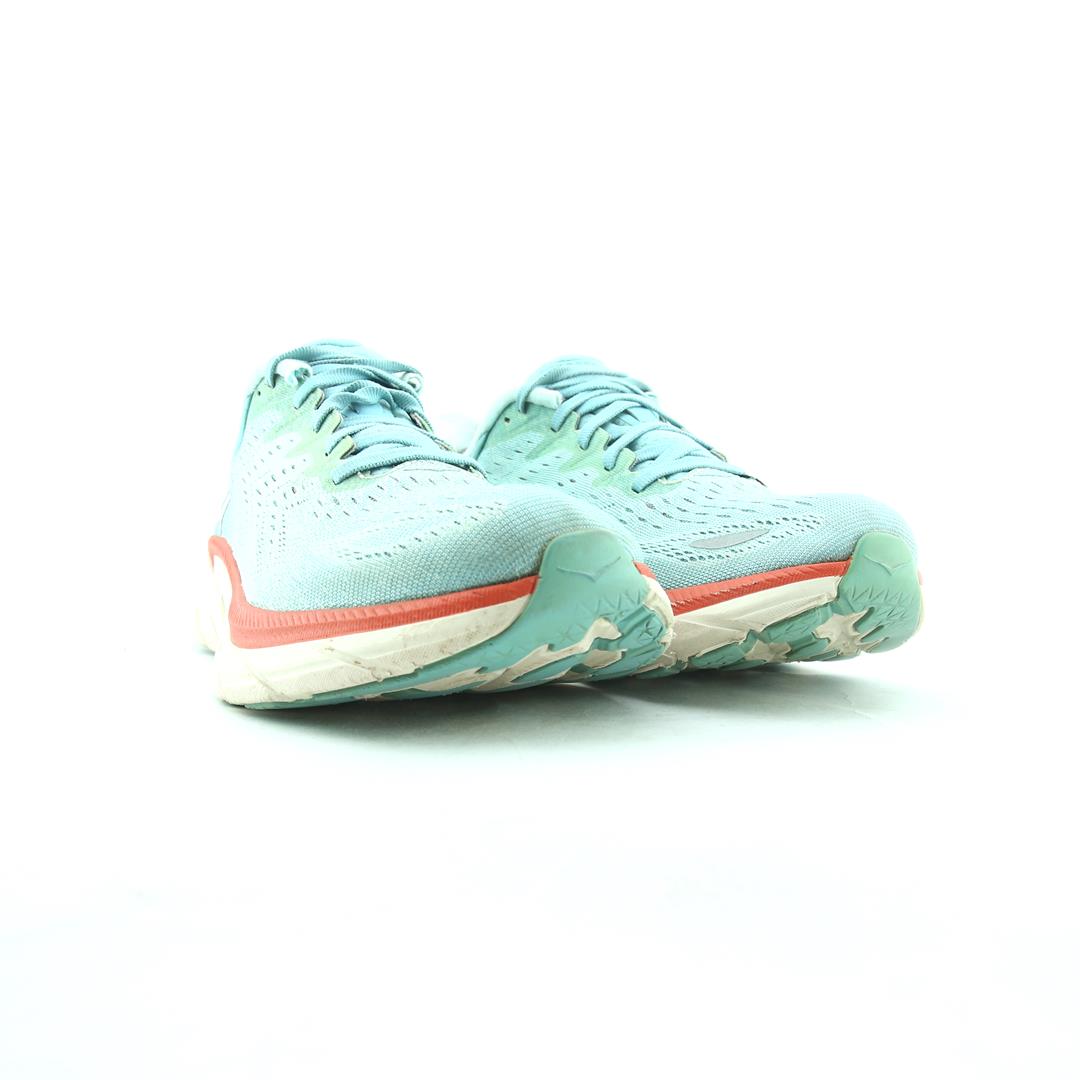 HOKA ONE ONE CLIFTON 8