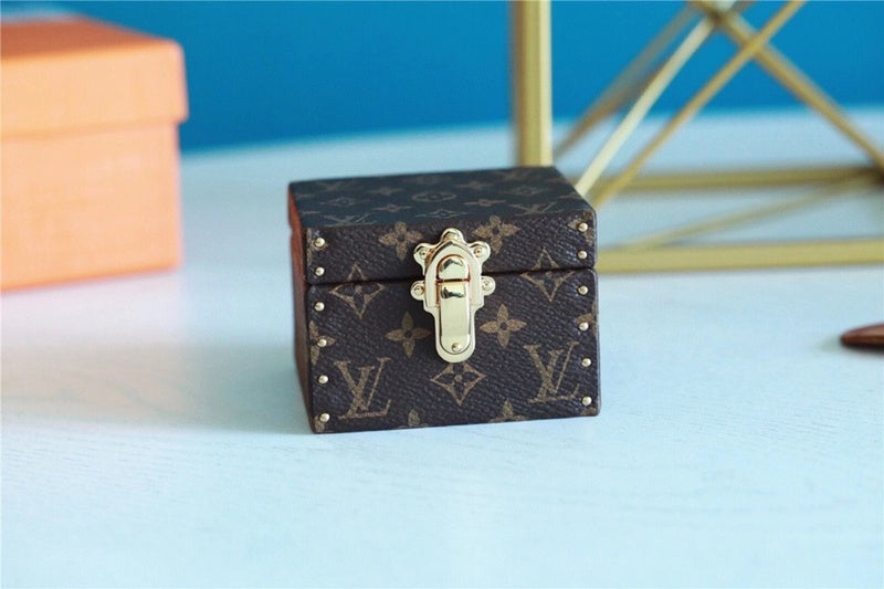 Fan Fashion Lu-Vi bags - 9525