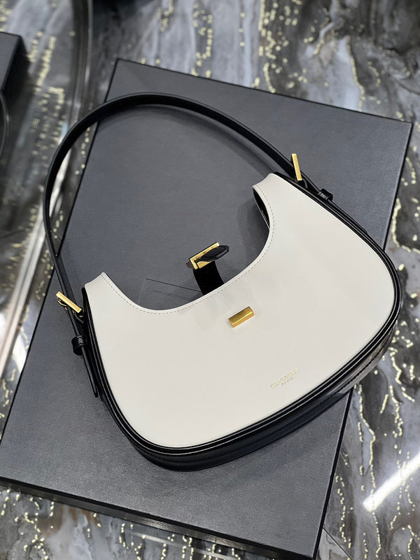 Amelia - YSL Bag - 3663