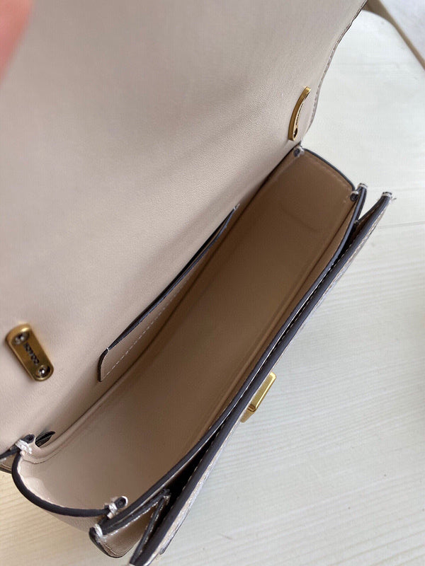 Amelia- CAH Bags - 390
