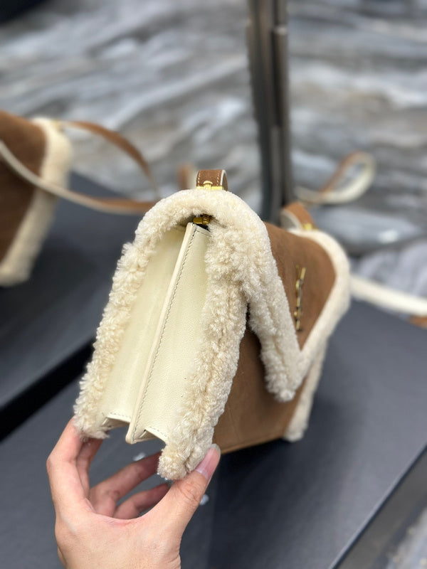 Amelia - YSL Bag - 3934
